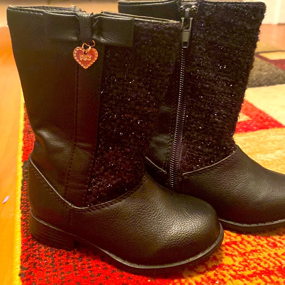 Girl Infants boots size 6